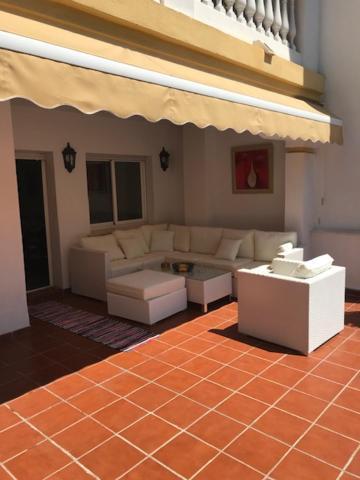 Appartement Hacienda Nagueles 1, 2 Bed 2 Bath, Large Terrace 400m From *
