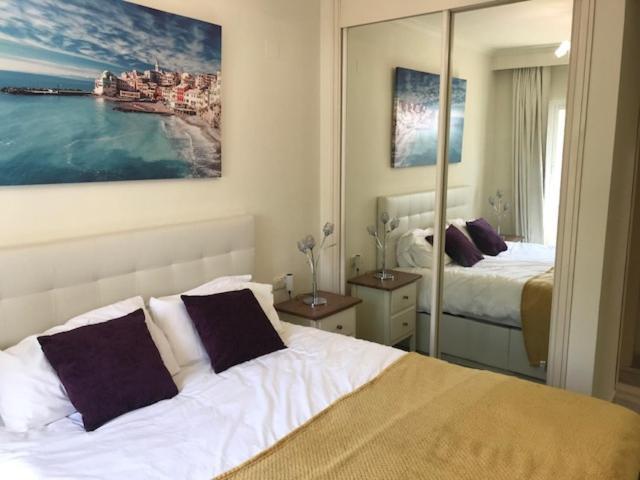 Hacienda Nagueles 1, 2 Bed 2 Bath, Large Terrace 400m From Appartement